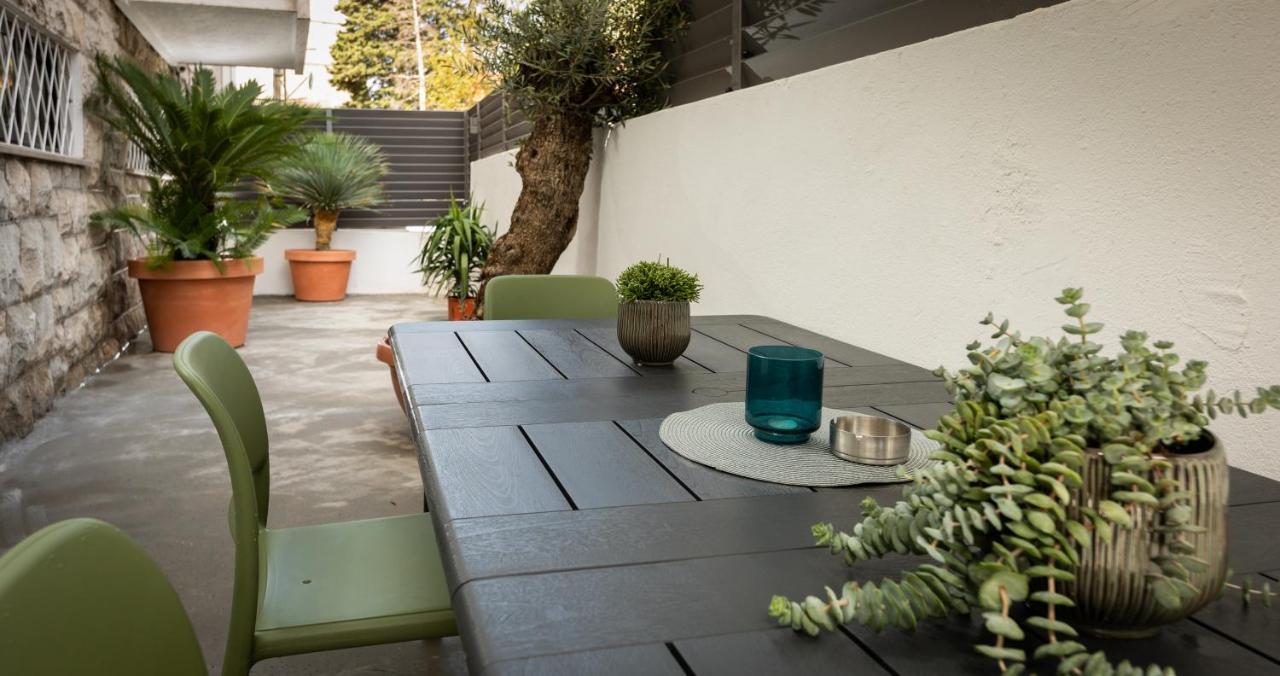 Stylish City Apartment Split Exterior foto